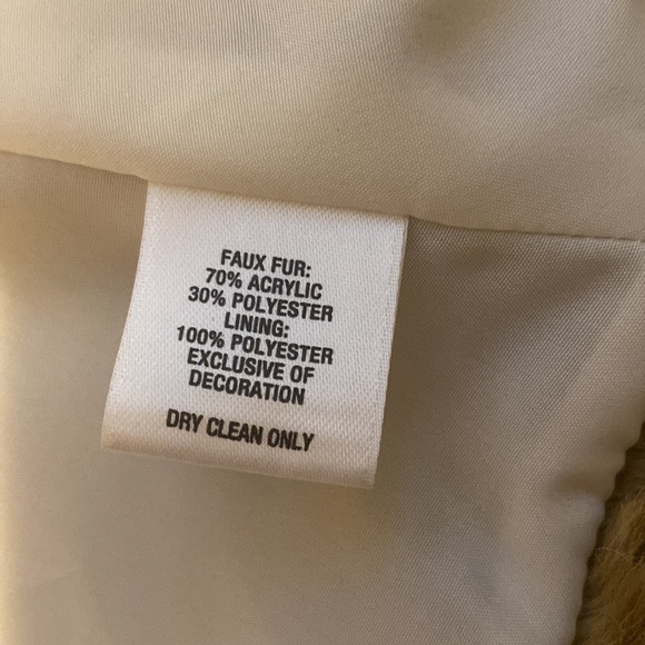 Ruby & Bloom faux fur jacket size 4. - Picture 4 of 4